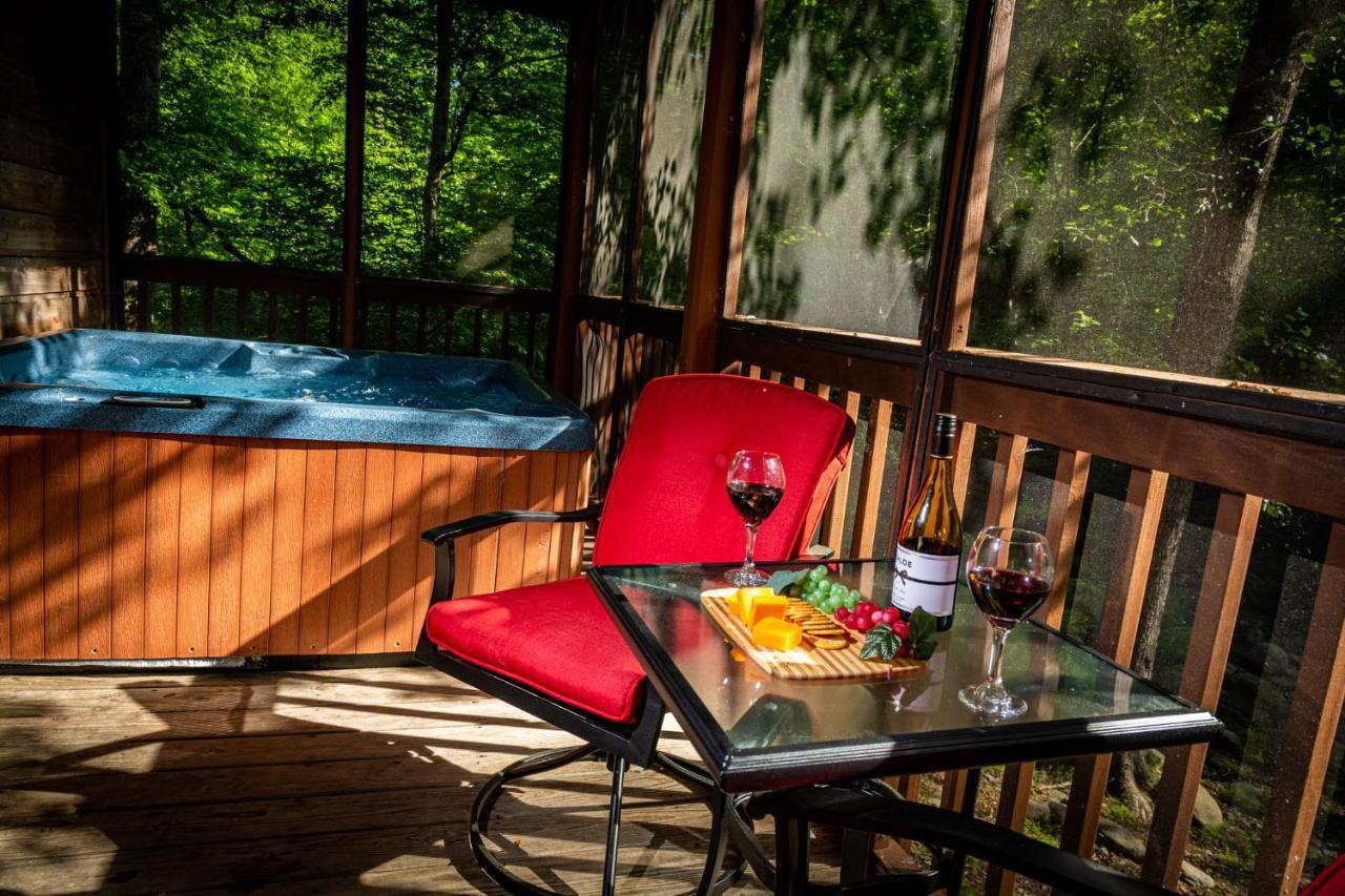 Villa Bear Footin' On The Creek Gatlinburg Exterior foto